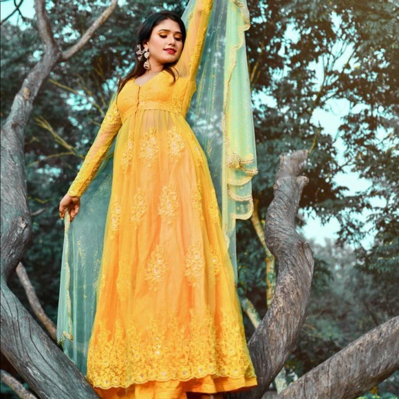 Long dress (umbrella gown) - Picture 12 of 15